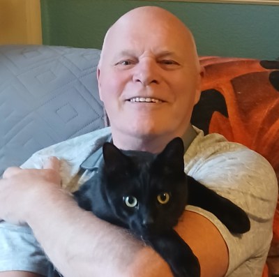 cat sitter Mike in Chesterfield